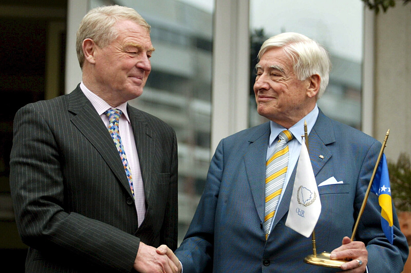 Who was Christian Schwarz-Schilling: Honorary citizen of Sarajevo passed away on City Day, resigned because of Bosnia and Herzegovina in 1992.