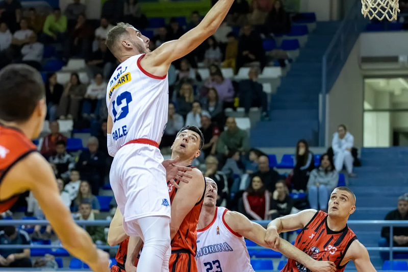 The Basketball Federation of Bosnia and Herzegovina has suspended four clubs, possible postponement of matches.