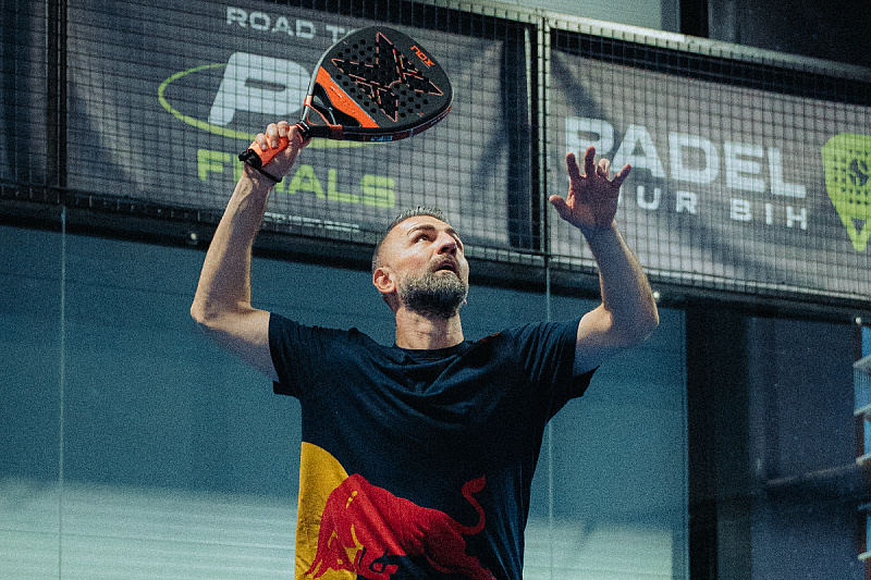 Legendary Bosnian national team player Vedad Ibišević made his debut in a new sport in Sarajevo.