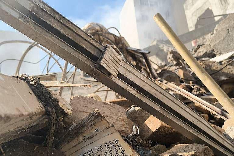 The Israeli army admitted that its rockets damaged a synagogue in Tehran.