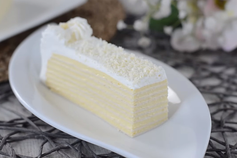 You don't have to bake the biscuit: White Angel Cake is a creamy dessert that even beginners can prepare.