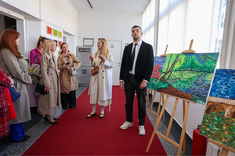 An exhibition of paintings by Kemal Zukić has opened at the Federal Ministry of Culture and Sports.