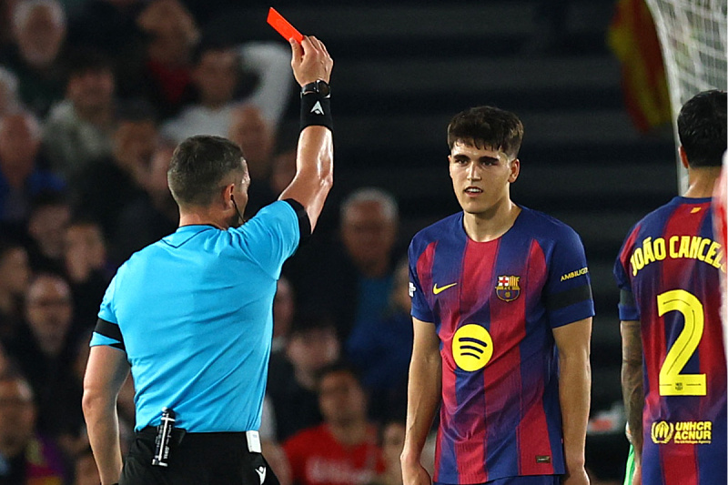 Catalans outraged: "That referee has already harmed Barcelona before, he is suspicious and the VAR man"