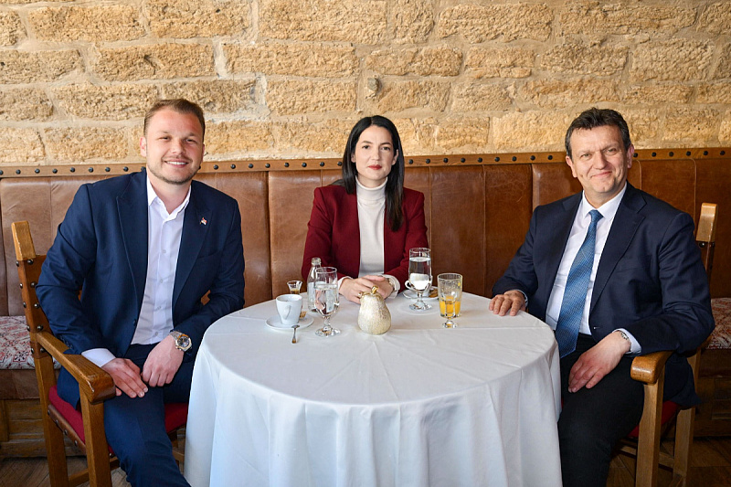 Blanuša published a photo with Stanivuković and Trivić, saying they are waiting for Vukanović: "Talks are open"