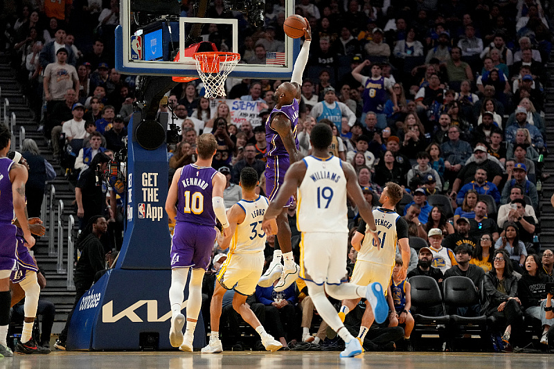 James led the Lakers to victory over Golden State, New York better than Boston in the derby