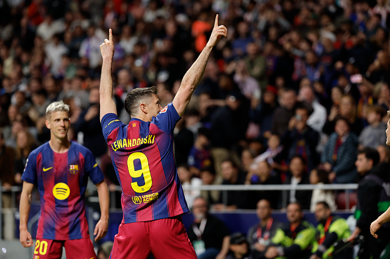 Lewandowski offers himself to Milan, could arrive at San Siro for free.