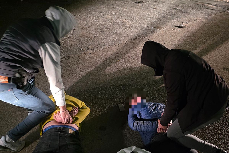 Police in Prijedor arrested two individuals from Sarajevo, seizing 1.5 kilograms of speed and marijuana.