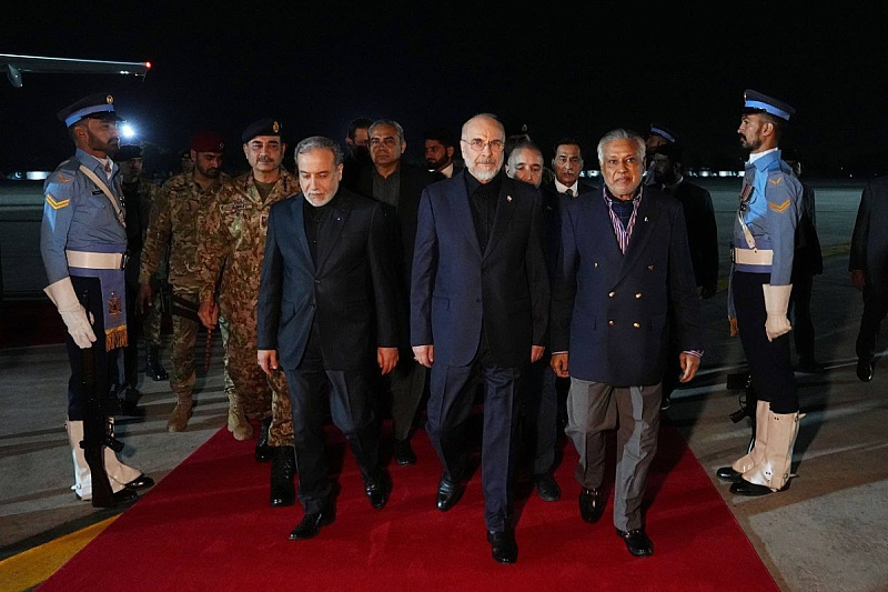 Red carpet for the Iranian delegation: Field Marshal Munir welcomes Tehran's political and military leadership in Pakistan.