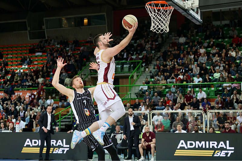 Tonight's derby at Zetra: Bosnia and Igokea in a direct clash for a better position before the play-in.