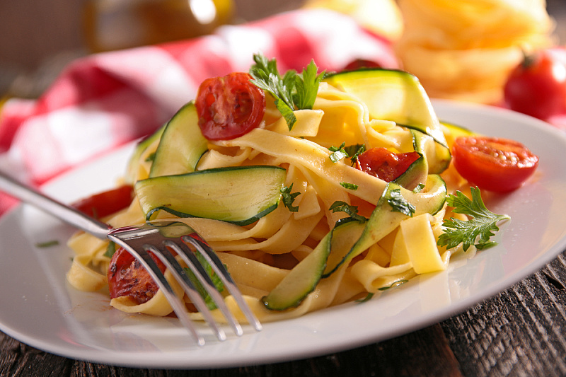 Prepare the most delicious pasta with zucchini: The ideal dish for every occasion.