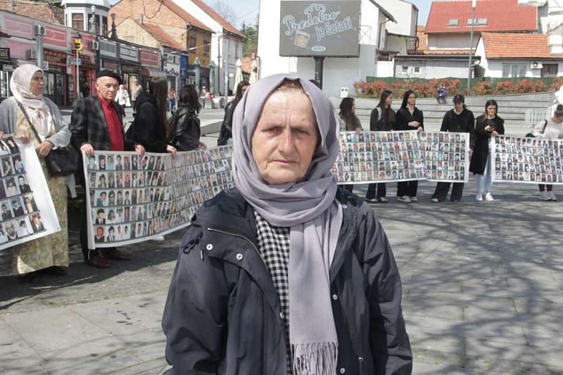 Women of Srebrenica on the streets of Tuzla: "Every bone, every part of the body that has not yet been found hurts us"