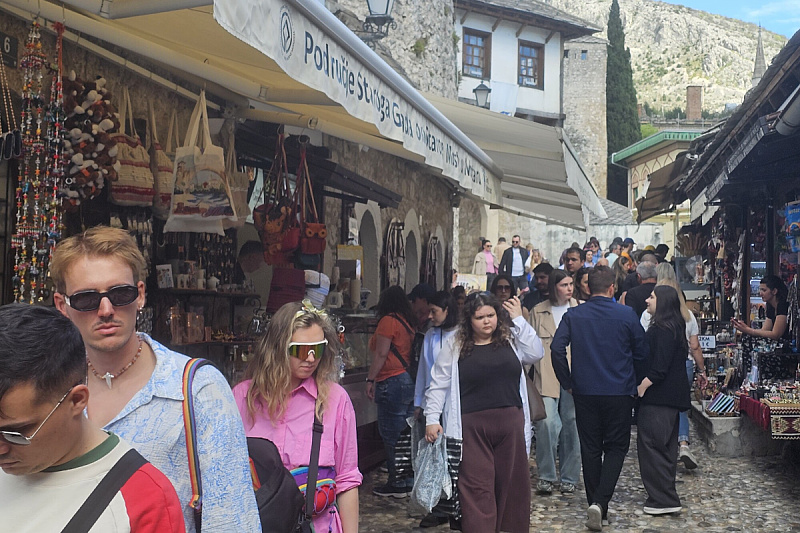 Spring day in Mostar attracts tourists from all over Europe: Hospitality industry records excellent start to the season