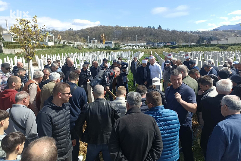 Final Farewell: Funeral Prayer Held for Nijaz Gračić, Former Mayor of Sarajevo and Olimpik