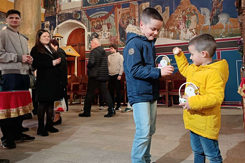 Zenica Orthodox Christians celebrated the most important Christian holiday, Easter, with a Resurrection liturgy.