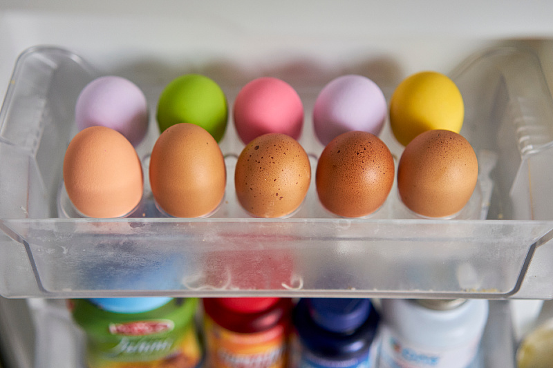How long after preparation are boiled dyed eggs safe to eat?