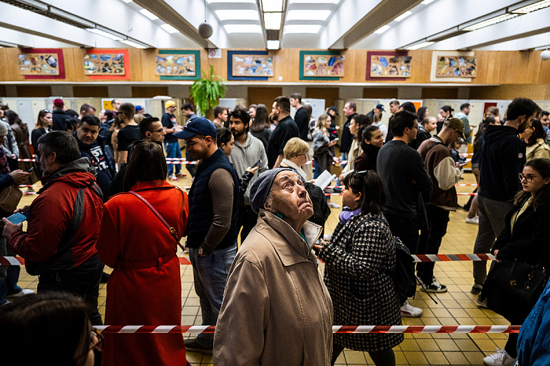 In Hungary, record turnout, more than 74 percent of voters cast ballots: Both the government and the opposition claim it favors them.