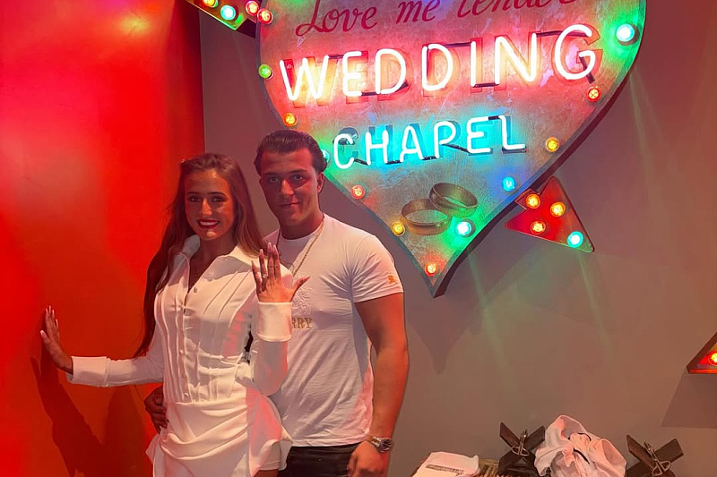 Tyson Fury's 16-year-old daughter makes her first public appearance with fiancé Noah Price, attending her father's fight.