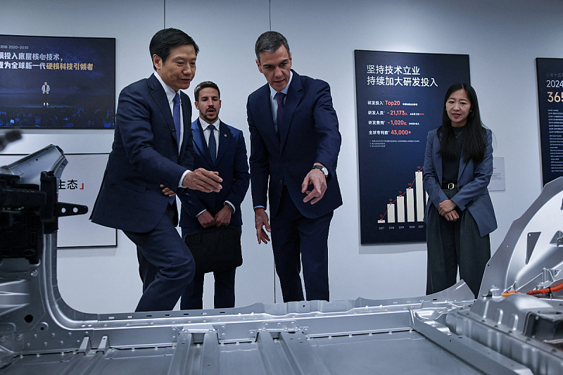 Sanchez sees China as part of the new world order: "America is retreating, and Europe must respond"