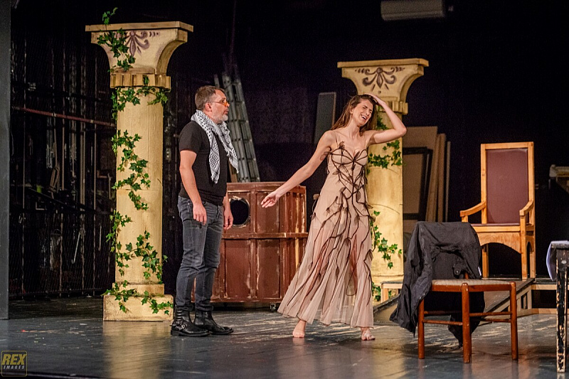 The guest comedy "On the Trail" will be on stage at the National Theater Tuzla on Thursday.