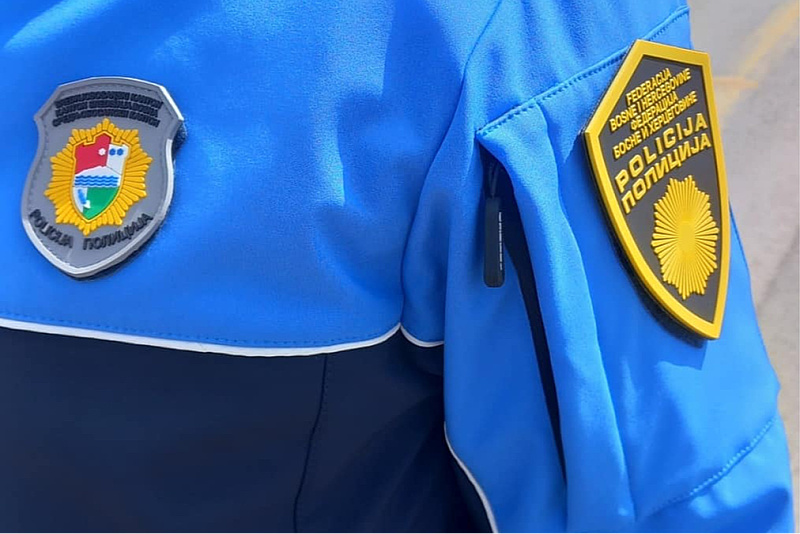 Travnik: A 24-year-old man hit a nine-year-old child and a woman with his vehicle and then fled the scene of the accident.