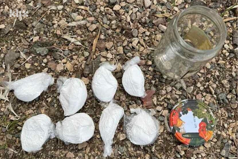 Police operation in Banovići: One person arrested, half a kilogram of drugs seized.