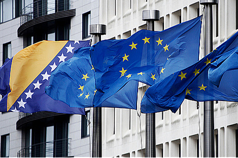 The EU delegation condemned the attack on FK Iskra players in Stolac, calling on the authorities to fully investigate the incident.