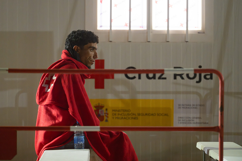 Spain legalizes residency for 500,000 migrants, Sanchez emphasizes they are key to the country's economy.