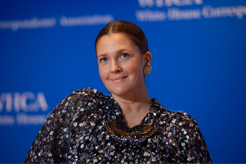 Drew Barrymore: I'm done with bras and I'm too old for that, I won't wear them anymore