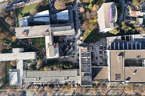 The Institute for Development Planning of KS defends the plan for Quadrant C: Pedestrian and green areas are currently being used for parking.