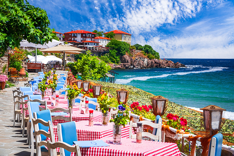 Cheap European city compared to the Amalfi Coast: Beer costs less than two euros, and a meal in a restaurant is about 10 euros.