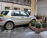 Vozač koji se "parkirao" ispred Vječne vatre smješten na Psihijatriju