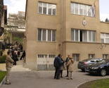 Zatvorena birališta u BiH, glasalo nešto više od 2.300 birača