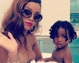 Rihanna uživala na zabavi sa striperima