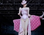 Dita Von Teese pokazala svoje tijelo na mehaničkom biku