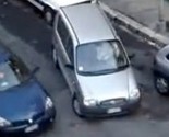 Vozačici trebalo pola sata da parkira auto