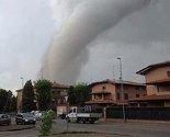 Tornado u Italiji raznosio krovove i čupao drveće