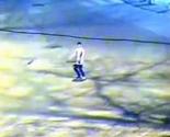 Goli muškarac plesao ispred policijske stanice u centru Visokog
