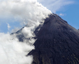 Vulkan Mount Mayon eruptirao, poginulo najmanje pet osoba