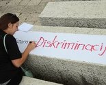 Mladi performansom poručili: Borba protiv fašizma se nastavlja