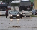 Tuzla: Zbog nevremena evakuacija građana iz Crvenih njiva, "odsječena" bolnica