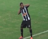Ronaldinho proslavio gol "bombom" na suparničke navijače