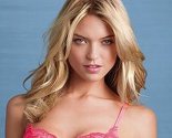 Martha Hunt će vas impresionirati svojim seksipilom