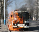 Kina: Vatra zahvatila autobus, 47 osoba poginulo