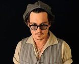 Johnny Depp toliko voli tetovaže da se sam tetovira vlastitim nožem