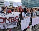 Protesti se nastavljaju, parlamentarci dobili ultimatum