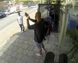 Photoshop šala na autobuskoj stanici postala hit na YouTubeu