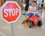 Maleni vozači savladavali prepreke i učili o sigurnosti u saobraćaju
