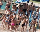 Zeničani spas od vrućina pronalaze na bazenima i u rijekama