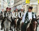 Konjanici s At Mejdana jahali kroz Sarajevo i krenuli ka Ajvatovici