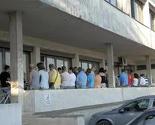 Kolone za izdavanje pograničnih propusnica u Metkoviću